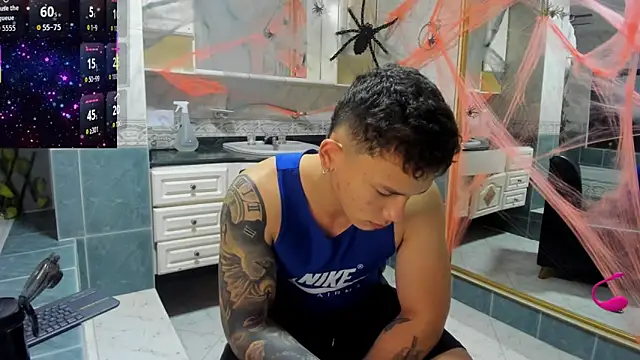 Snapshot of Thomas_moon chatting on 10.09.25 Thomas moon online show from 10.09.25