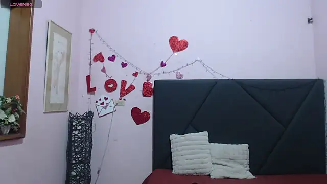 pamela echeverria online show from 04.17.26