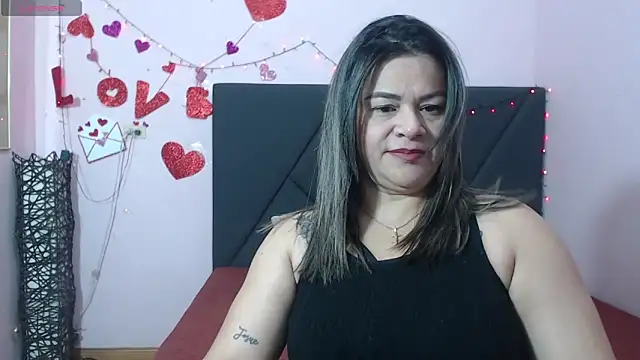 pamela echeverria online show from 04.21.26