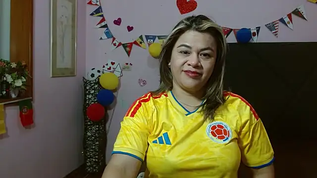 pamela echeverria online show from 06.27.26