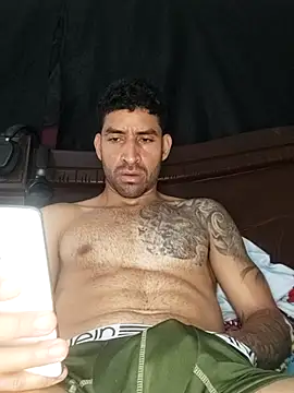 Snapshot of Alexsexygamer chatting on 04.15.26 Alexsexygamer online show from 04.15.26