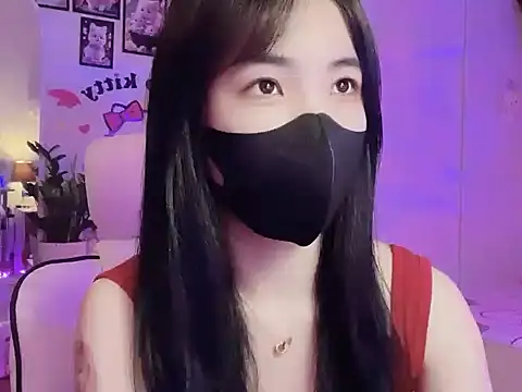 Snapshot of keelinnn19 chatting on 10.02.25 keelinnn19 online show from 10.02.25