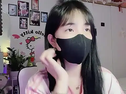 Snapshot of keelinnn19 chatting on 10.13.25 keelinnn19 online show from 10.13.25