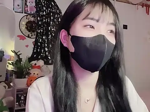 Snapshot of keelinnn19 chatting on 10.29.25 keelinnn19 online show from 10.29.25