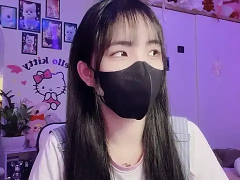 Snapshot of keelinnn19 chatting on 10.30.25 keelinnn19 online show from 10.30.25