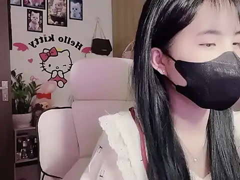 Snapshot of keelinnn19 chatting on 11.21.25 keelinnn19 online show from 11.21.25