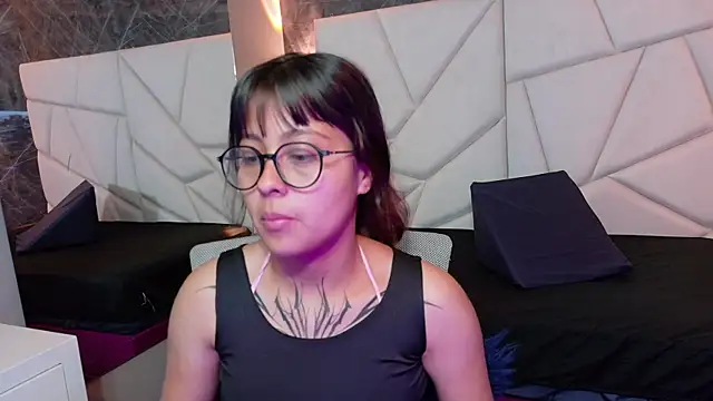 sophiaa 7 online show from 09.23.25