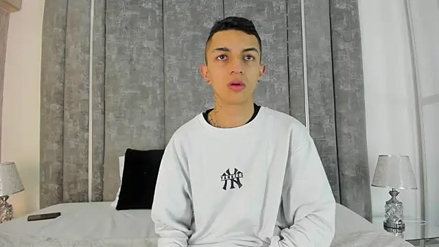 NickandAbby  online show from 10.10.25