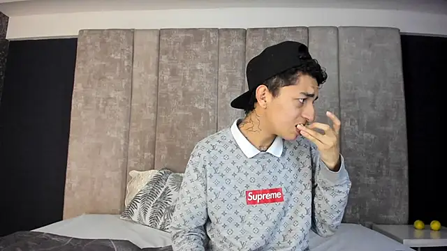 Snapshot of NickandAbby_ chatting on 02.20.26 NickandAbby online show from 02.20.26