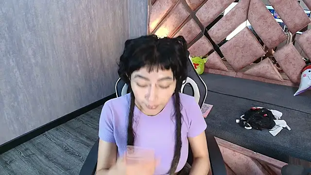 Babyyrasta666 online show from 10.17.25