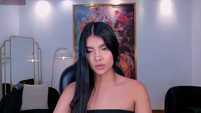 MiaLaurence online show from 05.22.26
