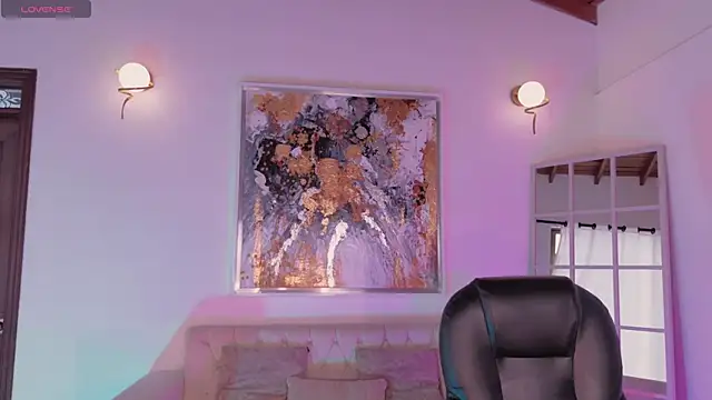 MiaLaurence online show from 06.19.26