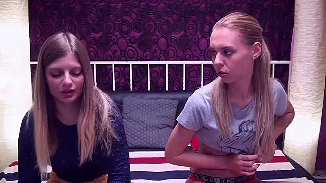 BlondeWitches online show from 09.29.25