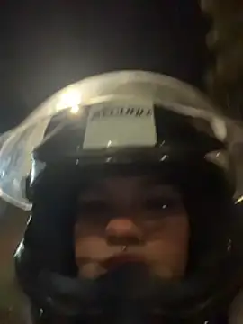 Snapshot of lolaxdavid chatting on 11.21.25 lolaxdavid online show from 11.21.25