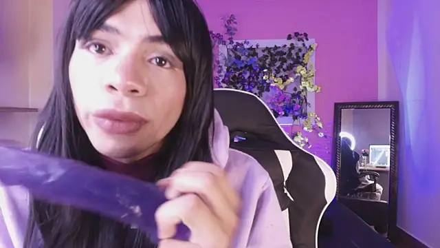 Katy bratz  online show from 10.27.25