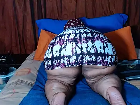 Snapshot of BOUNCINGASSX chatting on 02.18.26 BOUNCINGASSX online show from 02.18.26