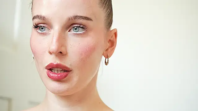 ellaa91 online show from 10.31.25