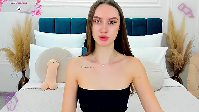 Snapshot of ToriSonn chatting on 02.01.26 ToriSonn online show from 02.01.26