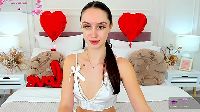 Snapshot of ToriSonn chatting on 02.17.26 ToriSonn online show from 02.17.26