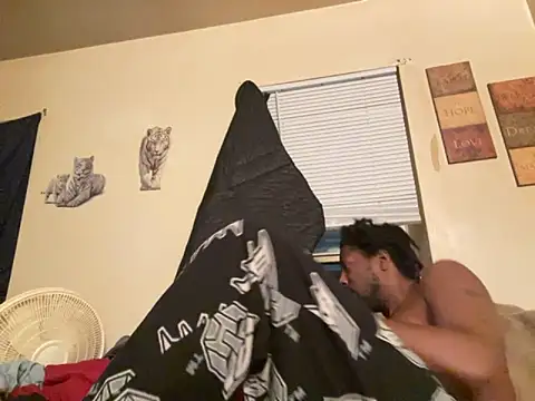 Snapshot of viceutk1 chatting on 10.14.25 viceutk1 online show from 10.14.25