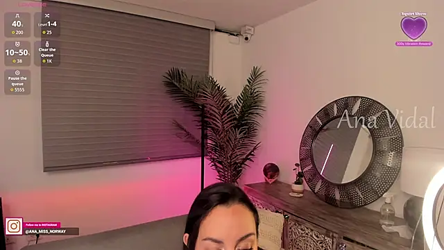 Snapshot of Miss_norway chatting on 11.10.25 Miss norway online show from 11.10.25