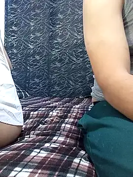 Snapshot of hot-twin chatting on 11.06.25 hot-twin online show from 11.06.25