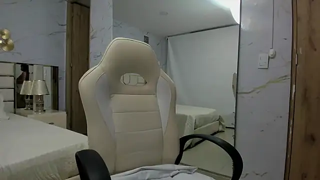 BabyAngel18  online show from 10.28.25