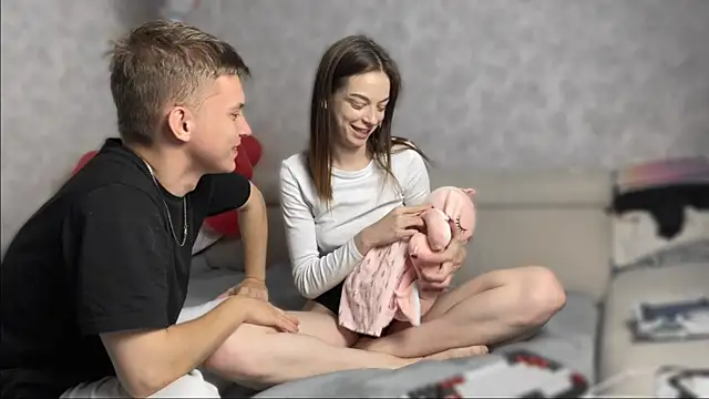 Snapshot of AsyaSky chatting on 09.15.25 AsyaSky online show from 09.15.25