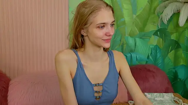 4example Chloe online show from 02.27.26