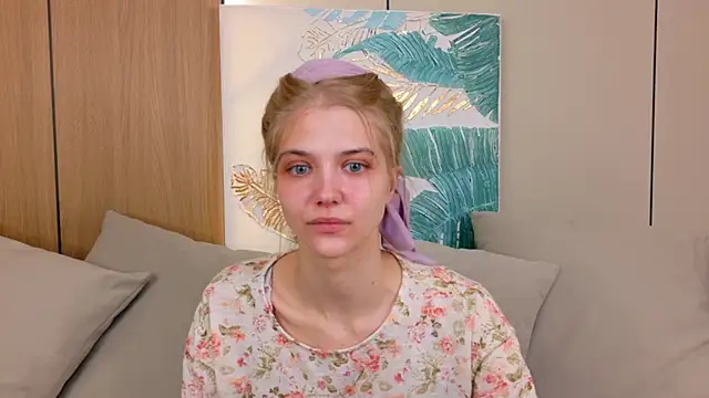 4example Chloe online show from 05.13.26