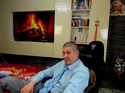 Snapshot of SpartacusDaddy48 chatting on 01.08.26 SpartacusDaddy48 online show from 01.08.26