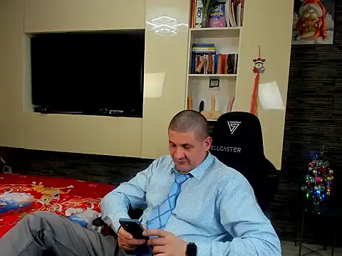 Snapshot of SpartacusDaddy48 chatting on 01.09.26 SpartacusDaddy48 online show from 01.09.26