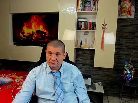 Snapshot of SpartacusDaddy48 chatting on 01.10.26 SpartacusDaddy48 online show from 01.10.26