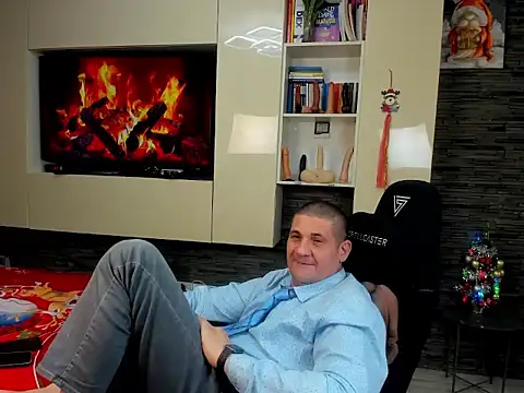 Snapshot of SpartacusDaddy48 chatting on 01.10.26 SpartacusDaddy48 online show from 01.10.26