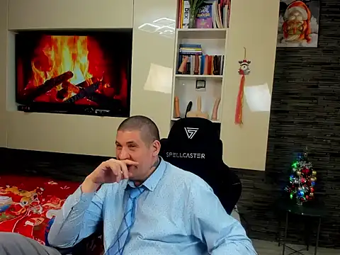 Snapshot of SpartacusDaddy48 chatting on 01.12.26 SpartacusDaddy48 online show from 01.12.26