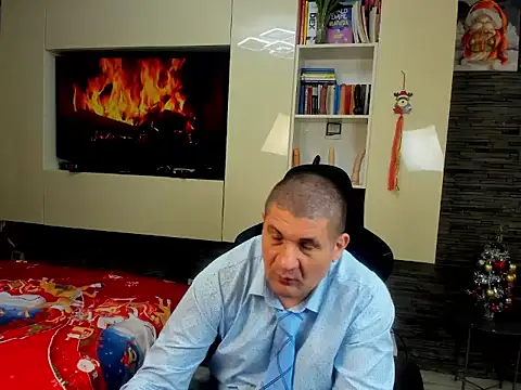 Snapshot of SpartacusDaddy48 chatting on 01.12.26 SpartacusDaddy48 online show from 01.12.26