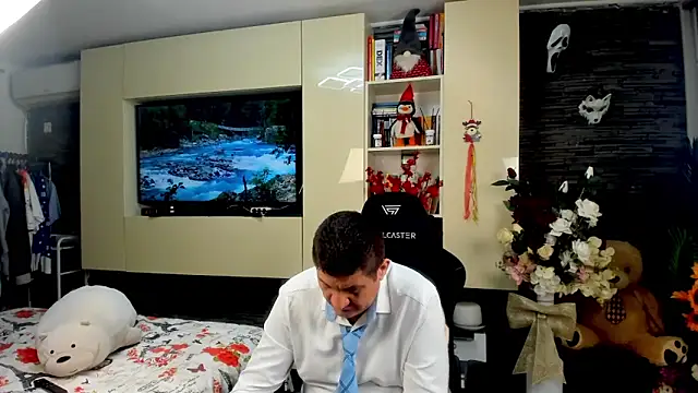 Snapshot of SpartacusDaddy48 chatting on 04.19.26 SpartacusDaddy48 online show from 04.19.26