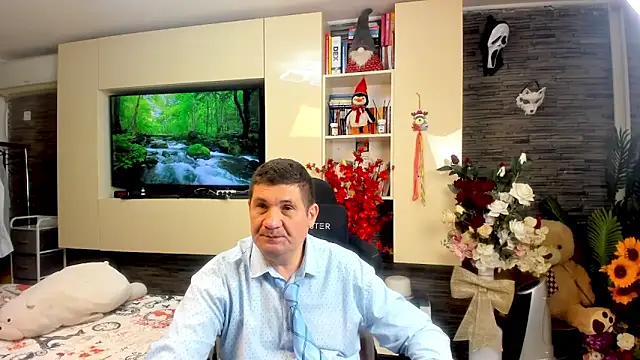 Snapshot of SpartacusDaddy48 chatting on 04.24.26 SpartacusDaddy48 online show from 04.24.26