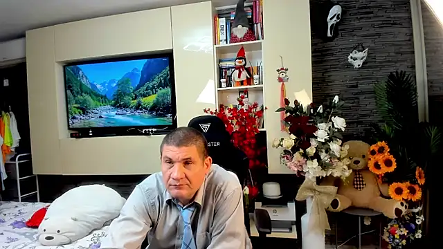 Snapshot of SpartacusDaddy48 chatting on 05.16.26 SpartacusDaddy48 online show from 05.16.26