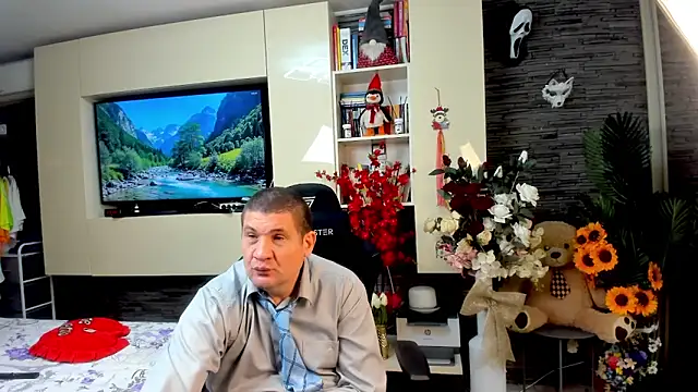 Snapshot of SpartacusDaddy48 chatting on 05.16.26 SpartacusDaddy48 online show from 05.16.26