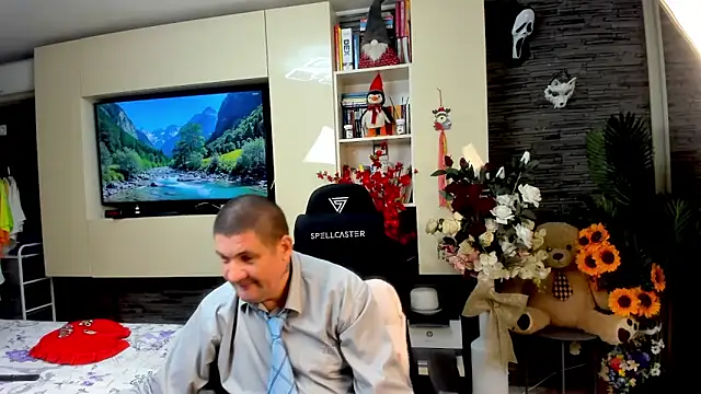 Snapshot of SpartacusDaddy48 chatting on 05.16.26 SpartacusDaddy48 online show from 05.16.26