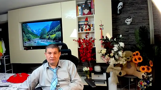 Snapshot of SpartacusDaddy48 chatting on 05.16.26 SpartacusDaddy48 online show from 05.16.26