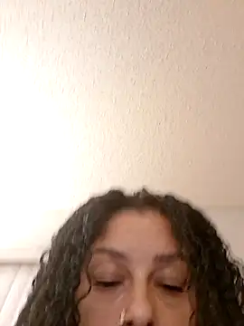 Snapshot of sweetnjuicyyy chatting on 10.02.25 sweetnjuicyyy online show from 10.02.25