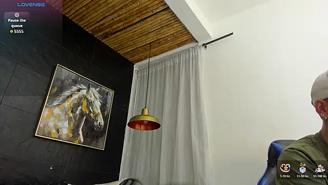 Maximo Wolff online show from 10.24.25