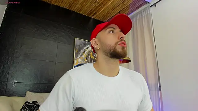 Maximo Wolff online show from 10.28.25