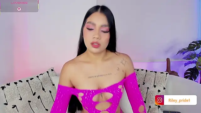 Cutie Riley online show from 10.09.25