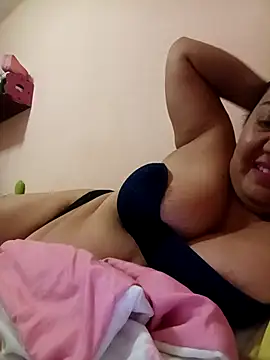 Snapshot of Caroomoom27 chatting on 09.21.25 Caroomoom27 online show from 09.21.25