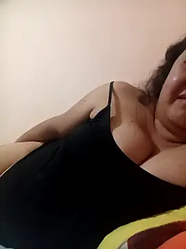 Snapshot of Caroomoom27 chatting on 02.13.26 Caroomoom27 online show from 02.13.26