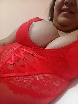 Snapshot of Caroomoom27 chatting on 02.16.26 Caroomoom27 online show from 02.16.26