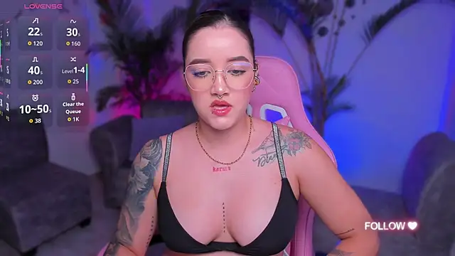 lunaarose online show from 09.09.25